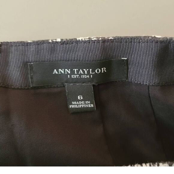 Ann Taylor abstract black white ruffle hem flounce skirt - 6 - Picture 2 of 4